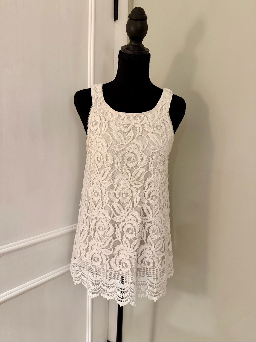 Lauren Michelle White Lace Crochet Tank Top